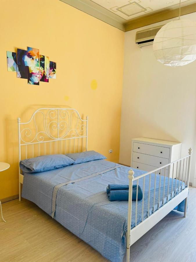 Deodato Guest House คาตาเนีย ภายนอก รูปภาพ