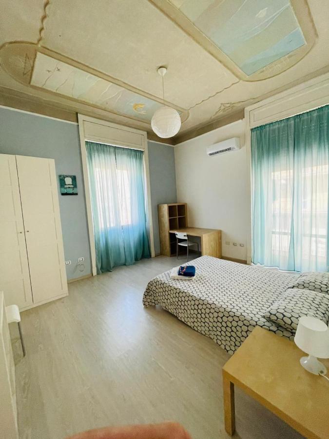 Deodato Guest House คาตาเนีย ภายนอก รูปภาพ
